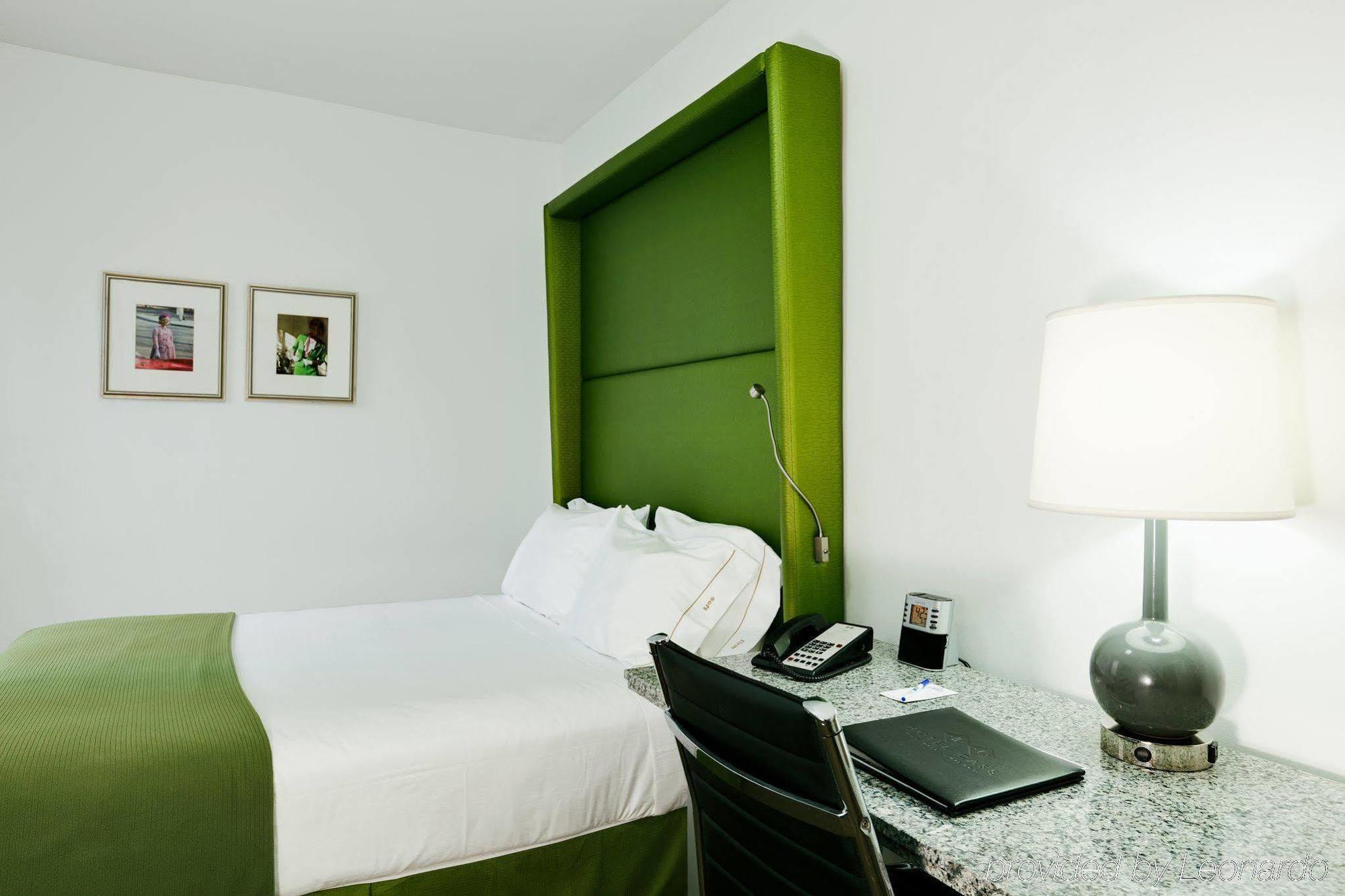 Holiday Inn Express Chicago - Magnificent Mile By Ihg מראה חיצוני תמונה