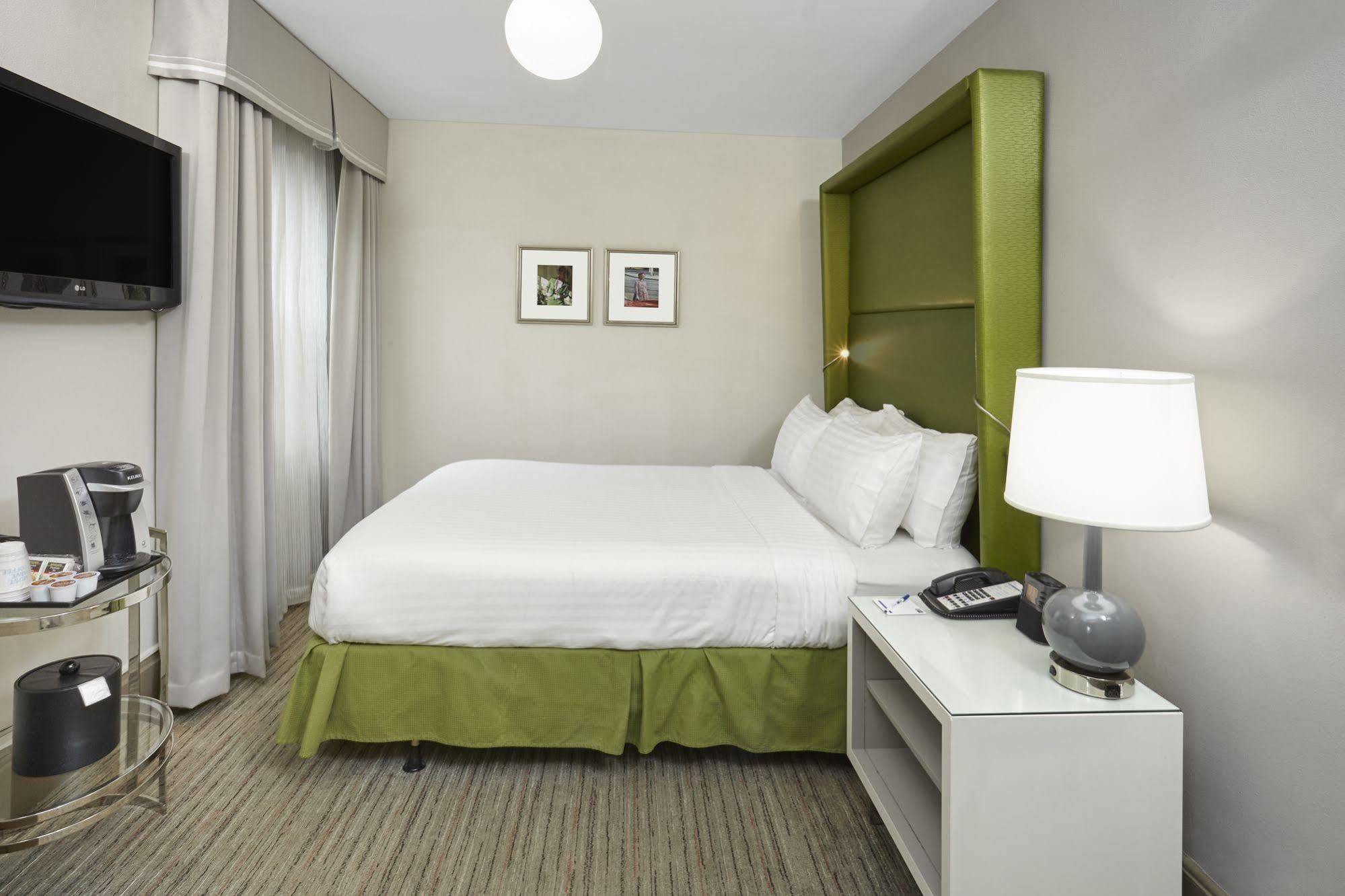 Holiday Inn Express Chicago - Magnificent Mile By Ihg מראה חיצוני תמונה