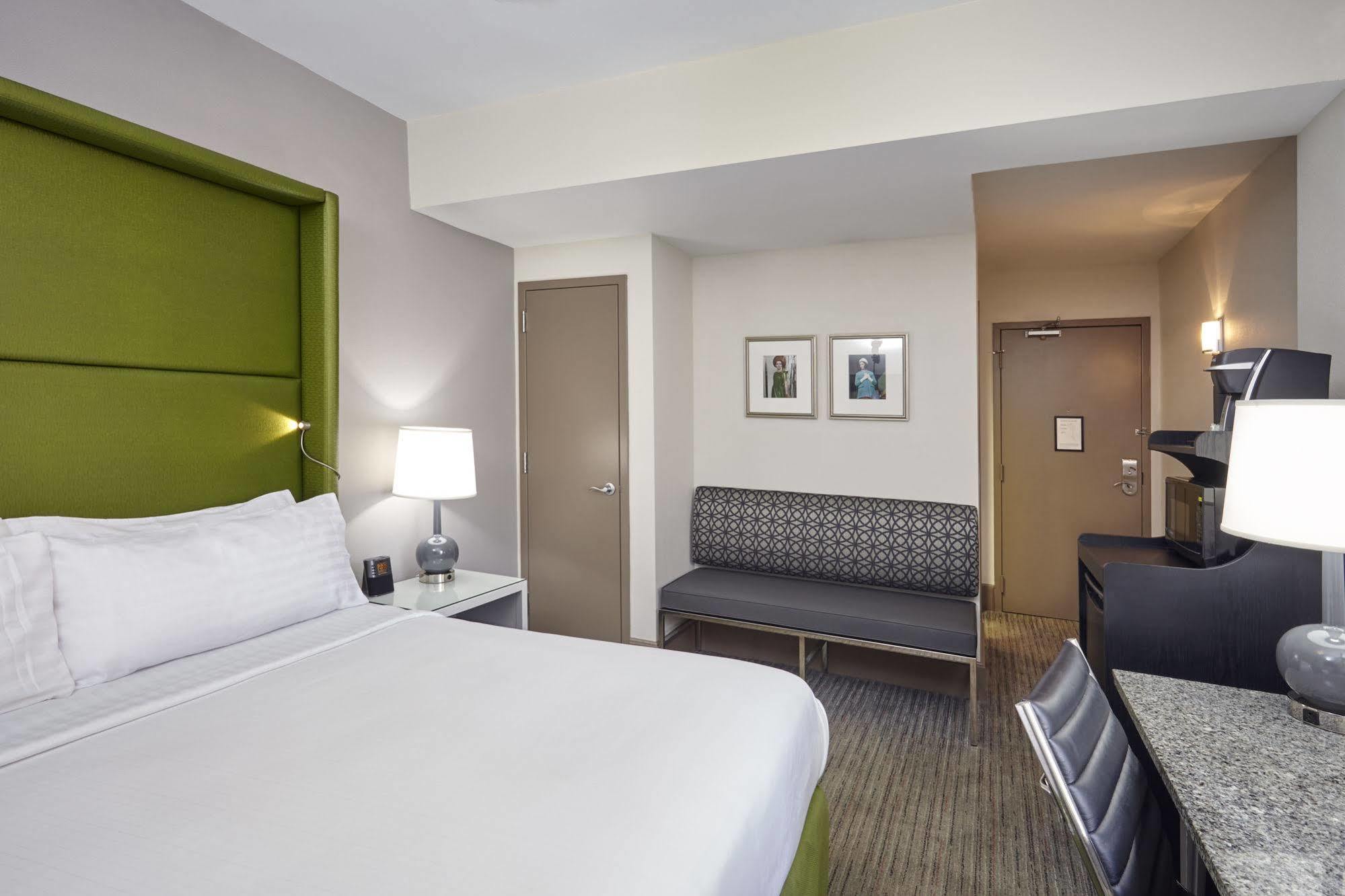 Holiday Inn Express Chicago - Magnificent Mile By Ihg מראה חיצוני תמונה