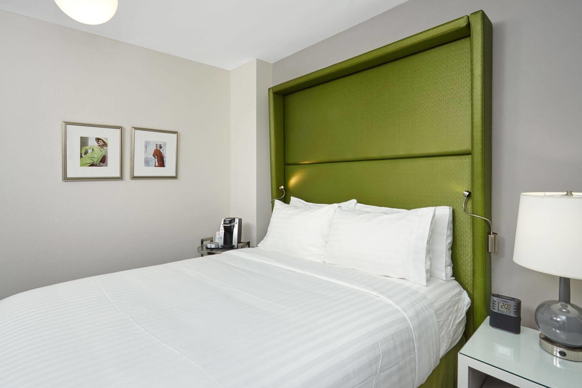Holiday Inn Express Chicago - Magnificent Mile By Ihg מראה חיצוני תמונה
