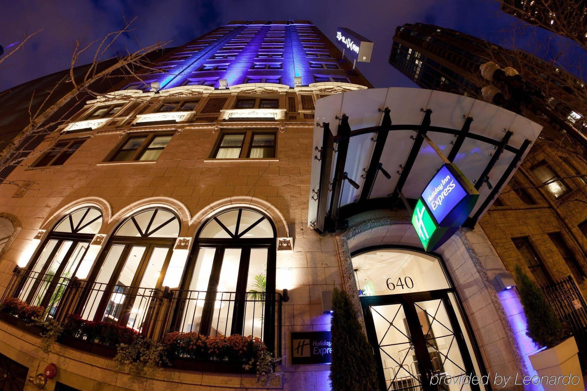 Holiday Inn Express Chicago - Magnificent Mile By Ihg מראה חיצוני תמונה