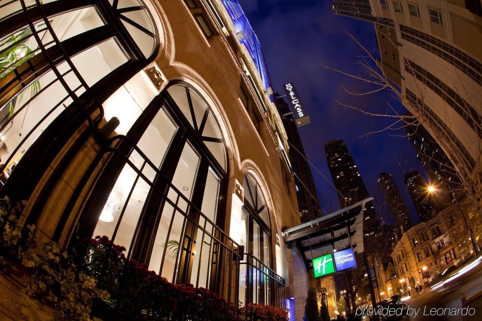 Holiday Inn Express Chicago - Magnificent Mile By Ihg מראה חיצוני תמונה